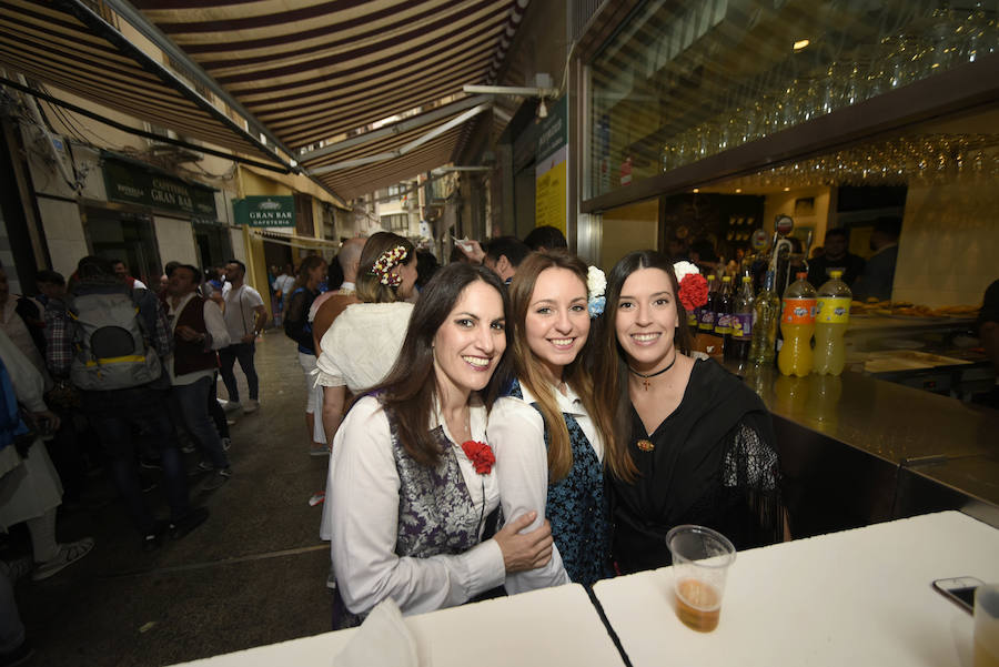 Miles de murcianos disfrutaron del día del Bando de la Huerta en las decenas de barracas huertanas instaladas en la ciudad para las fiestas de primavera