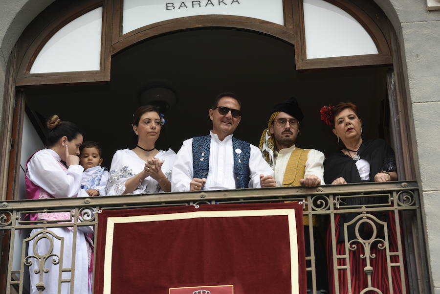 Los huertanos abarrotan la plaza belluga en su tradicional cita matinal con la Patrona de Murcia, que recorrió posteriormente en procesión las principales calles del centro urbano