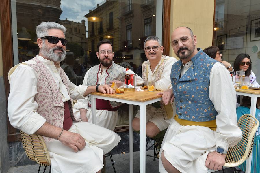 La lluvia no impidió que miles de huertanos tomaran las calles de Murcia en el día grande de las FIestas de Primavera