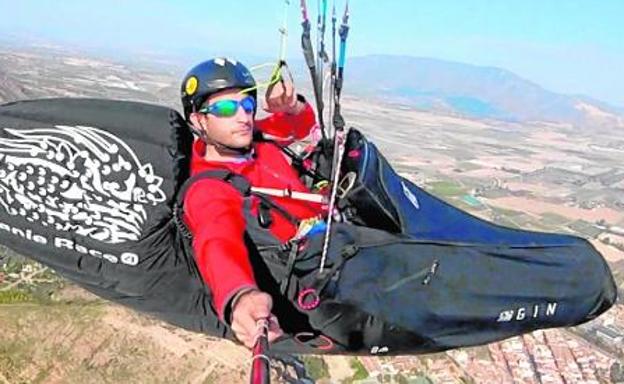 «El parapente no ofrece más riesgos que cuando se conduce un coche»