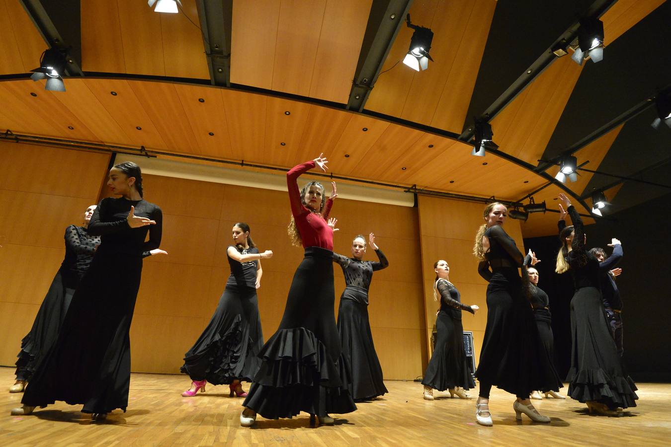 La Compañía Murciana de Danza estrena en el Auditorio la adaptación a ballet flamenco de la obra de Federico García Lorca