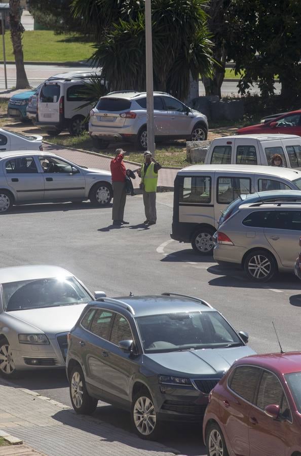 La Policía ha puesto 377 multas por mal estacionamiento en un año y la UPCT pide al Ayuntamiento otra vez más autobuses 