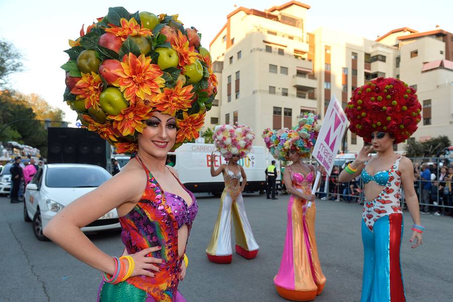 Más de 4.000 personas desfilaron en un cortejo mágico con el reparto de dos millones de juguetes