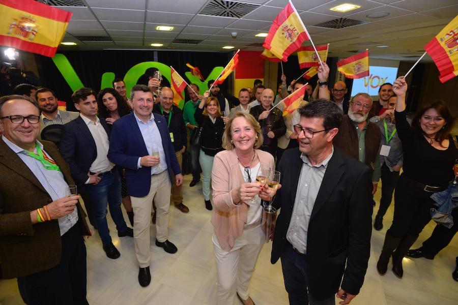 Fotos: Así se recibieron los resultados electorales en la sede de Vox