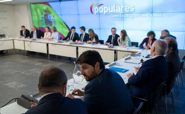 El presidente del PP en la Región de Murcia, Fernando López Miras, en la reunión del Comité Ejecutivo Nacional, este martes, en Madrid.