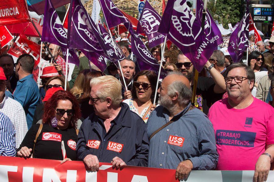 Las marchas del Primero de Mayo en Murcia y Cartagena piden al nuevo Gobierno que piense «primero en las personas» a la hora de elaborar sus políticas, al tiempo que exigen una aplicación efectiva del salario mínimo interprofesional