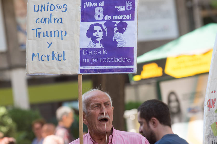 Las marchas del Primero de Mayo en Murcia y Cartagena piden al nuevo Gobierno que piense «primero en las personas» a la hora de elaborar sus políticas, al tiempo que exigen una aplicación efectiva del salario mínimo interprofesional