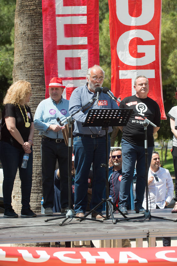 Las marchas del Primero de Mayo en Murcia y Cartagena piden al nuevo Gobierno que piense «primero en las personas» a la hora de elaborar sus políticas, al tiempo que exigen una aplicación efectiva del salario mínimo interprofesional