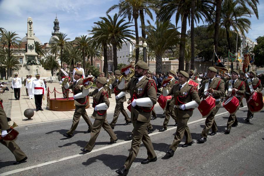 El acto, que comenzó a las 12 horas, rindió honores a la bandera de España y al general jefe del Mando de Artillería Antiaérea del Ejercito de Tierra, Íñigo Pareja Rodríguez