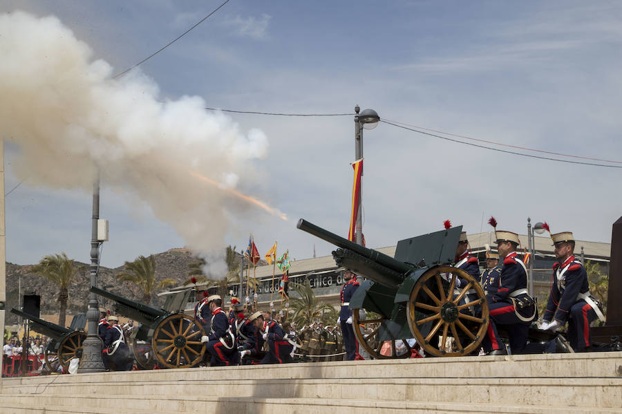 El acto, que comenzó a las 12 horas, rindió honores a la bandera de España y al general jefe del Mando de Artillería Antiaérea del Ejercito de Tierra, Íñigo Pareja Rodríguez