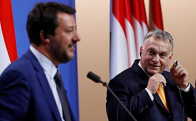 Salvini (i) y Orban. 