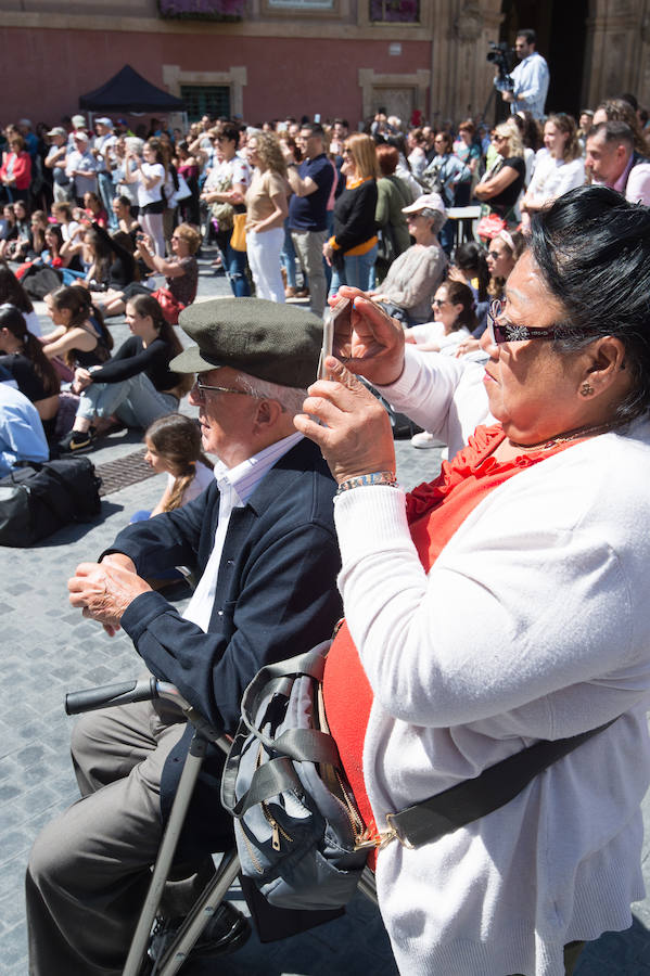 La plaza del Cardenal Belluga acogió este viernes dos espectáculos con la participación de alumnos de Enseñanzas Profesionales y Enseñanzas Elementales