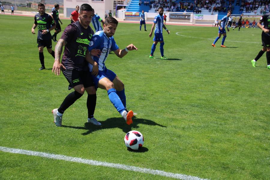 Un gol de Carlos Álvarez da vida al Jumilla en un Uva Monastrell abarrotado