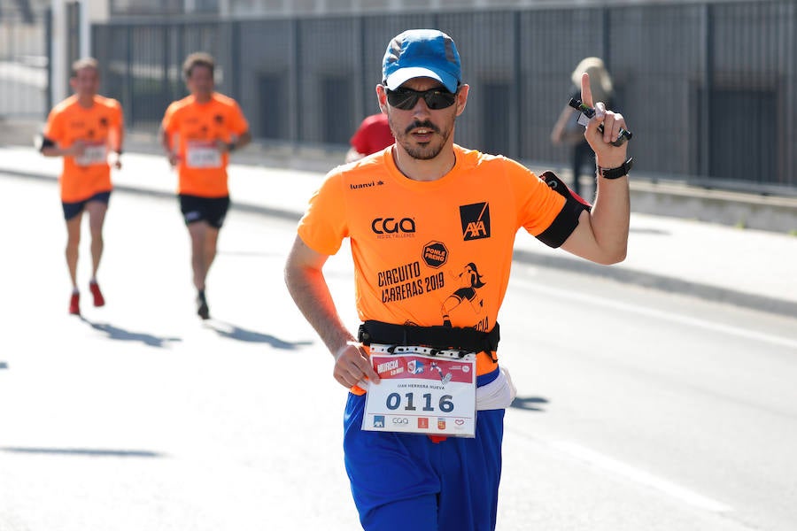 El ganador masculino completó la prueba en un tiempo de 32:19 minutos, por los 39:01 para la ganadora femenina