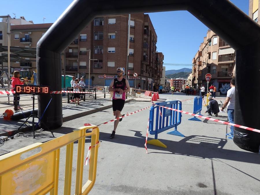 El atleta del Filippedes Moratalla se lleva la IV Carrera Solidaria Down con un tiempo de 30:46 minutos, por los 44:45 para la ganadora femenina