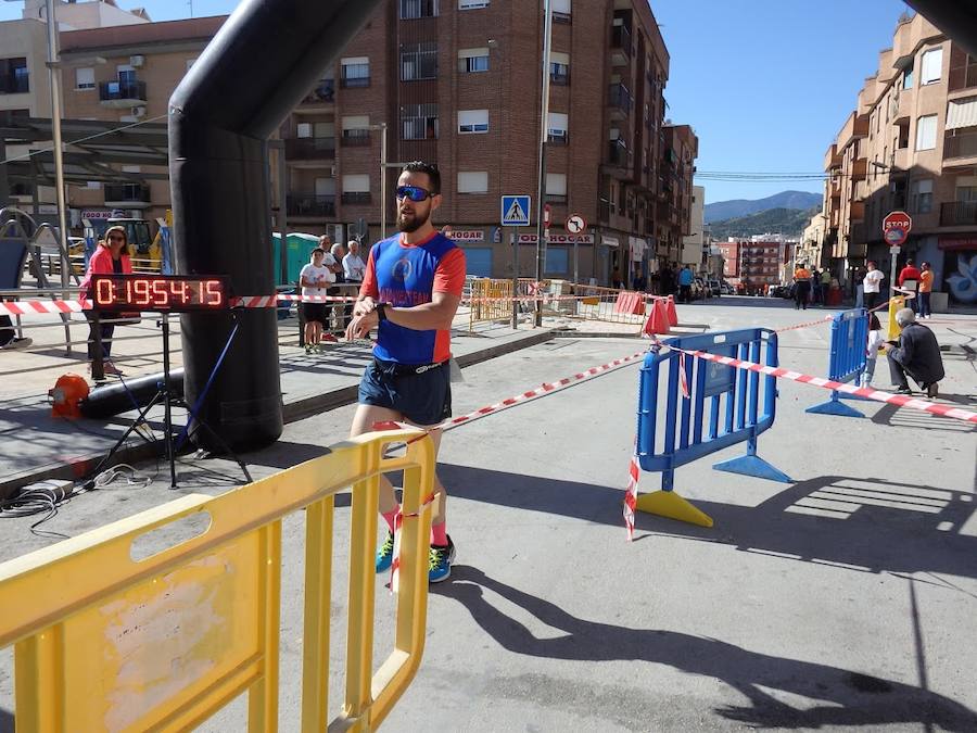 El atleta del Filippedes Moratalla se lleva la IV Carrera Solidaria Down con un tiempo de 30:46 minutos, por los 44:45 para la ganadora femenina