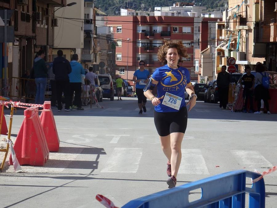 El atleta del Filippedes Moratalla se lleva la IV Carrera Solidaria Down con un tiempo de 30:46 minutos, por los 44:45 para la ganadora femenina