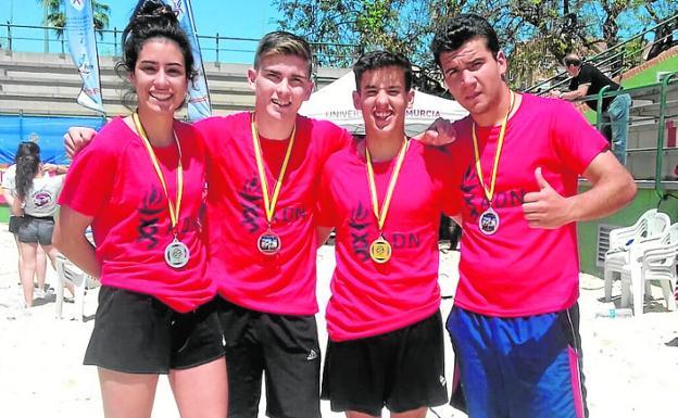 Mercedes Muñoz, Antonio Bernal, Iván Fernández y Ángel Baeza. ::