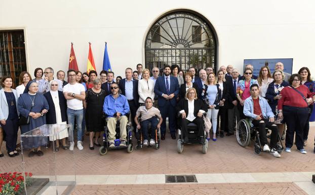 Firma del Pacto por la Dependencia.