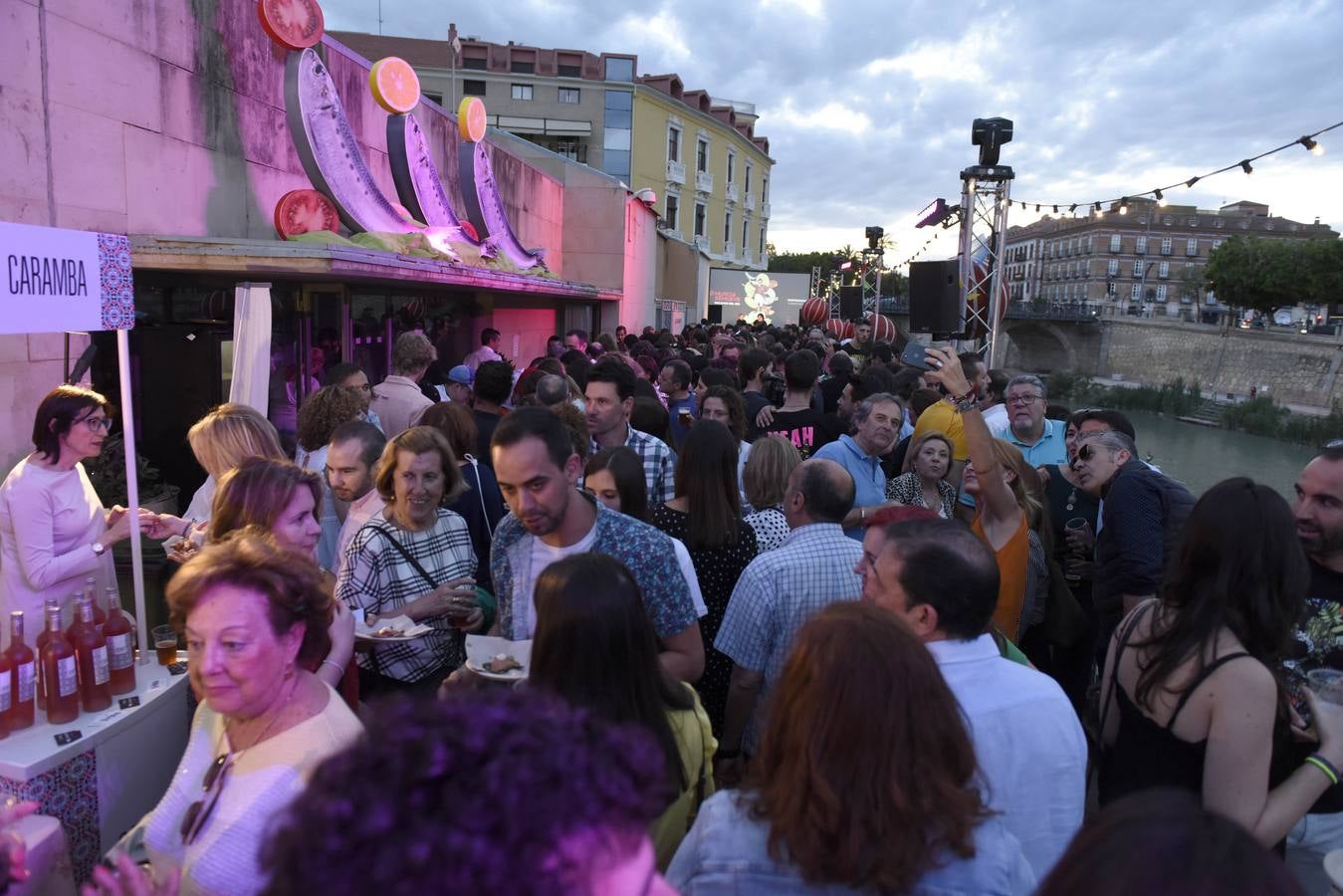 Cientos de jóvenes disfrutaron este jueves en Los Molinos del Río de la nueva edición de #Murciasemueve.