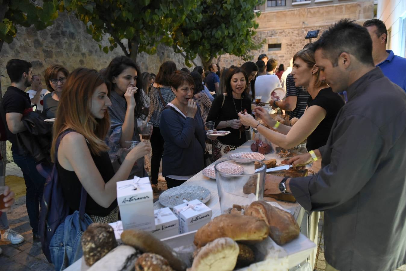 Cientos de jóvenes disfrutaron este jueves en Los Molinos del Río de la nueva edición de #Murciasemueve.