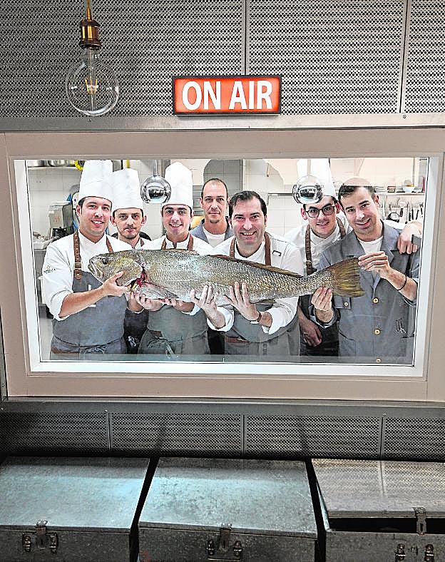 El equipo de Local de Ensayo. 