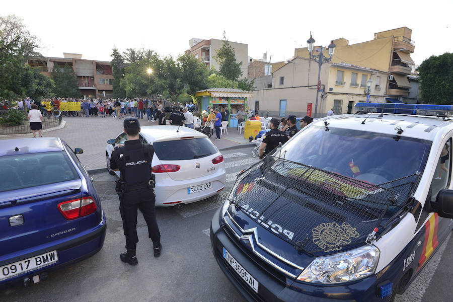 Vecinos de Javalí Nuevo salen a la calle para exigir más policías por la oleada de robos en el último año