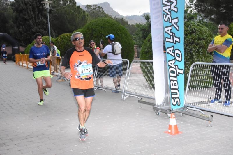 El atleta de Rajaos Runners Alcantarilla se lleva la prueba con un tiempo de 28:24 minutos, por los 35:08 para su compañera de club