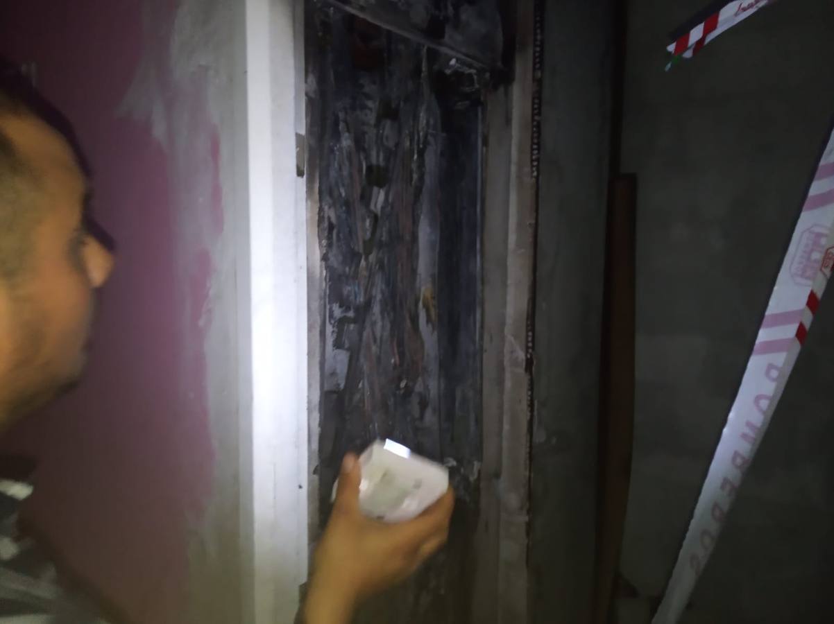 El fuego se originó en un cuadro de contadores presuntamente manipulado para disponer de electricidad de forma ilegal