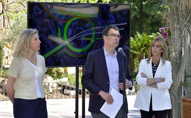 José Ballesta, este miércoles, en la presentación del proyecto de Aparcamientos Intermodales en La Redonda.