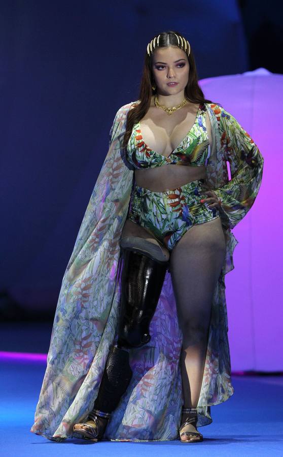 Varios modelos con discapacidad participan en la Pasarela de la Inclusión en Cali (Colombia). En este evento modelos discapacitados, comunidad LGTBI, víctimas de conflicto y comunidades afrocolombianas participan de un espacio de moda, en el que 18 diseñadores muestran colecciones haciendo énfasis en la inclusión.