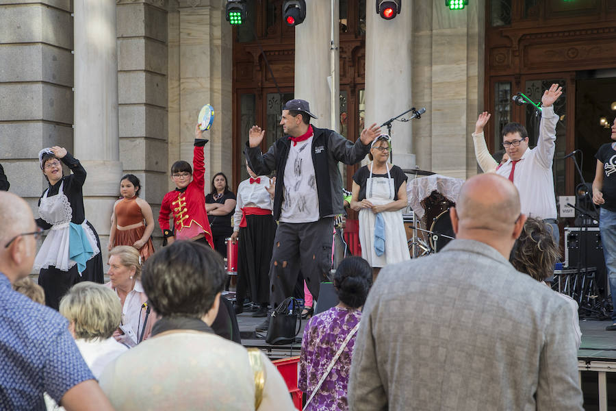La ciudad portuaria se suma un año más la gran fiesta del arte y la historia con la celebración del Día Internacional de los Museos, que vuelve a atraer a numerosos visitantes, también de fuera de la Región y del extranjero