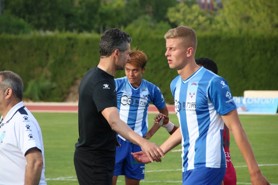 Finalmente se dio la peor de las combinaciones, perdieron los vinícolas 1-2 frente a Marbella y vencieron sus rivales directos, Recreativo Granada y Sanluqueño