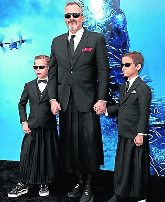 Miguel Bosé y sus hijos. 