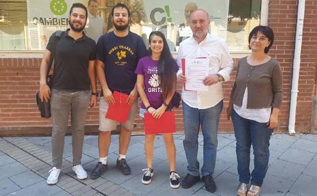 Álvarez-Castellanos, junto a representantes de los consejos universitarios de la UMU y la UPCT.