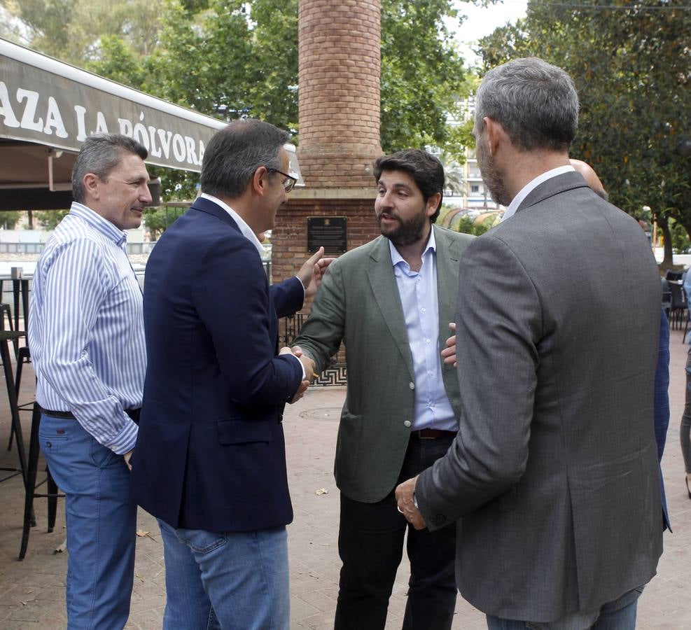 'La Verdad' reúne en la jornada de reflexión a los principales aspirantes a la presidencia de la Región, que desplegaron sonrisas con algún 'recadito'