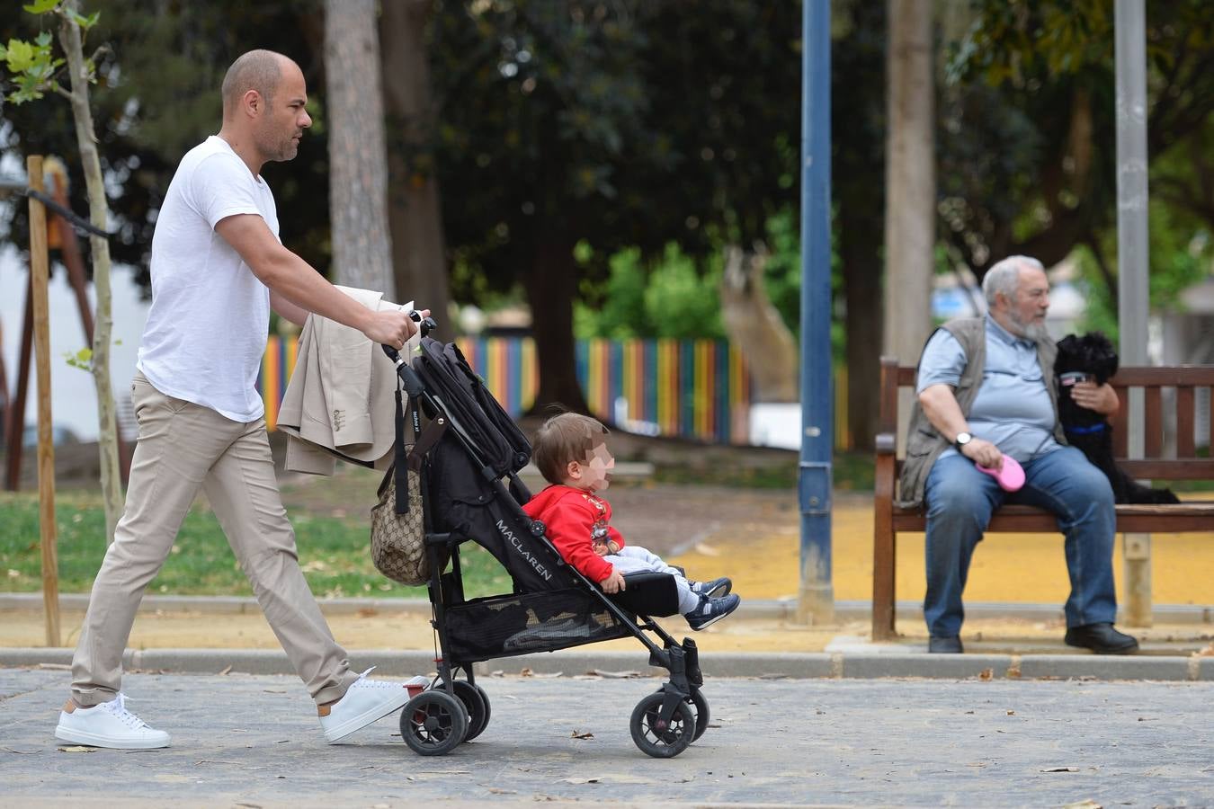 En la Región hay registrados con microchip 229.193 perros. A finales de 2018 la cifra de los menores de 15 años en la Región es de 258.454 niños.