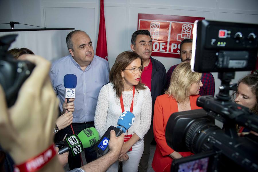 «Hemos conseguido casi 2.500 votos y un par de puntos más que en los comicios municipales anteriores, pero no hemos sacado el resultado esperado. No estamos satisfechos, pero tenemos que acatar lo que dicen las Urnas», declaró Ana Belén Castejón sobre sus resultados