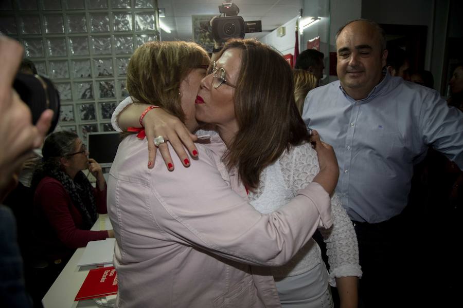 «Hemos conseguido casi 2.500 votos y un par de puntos más que en los comicios municipales anteriores, pero no hemos sacado el resultado esperado. No estamos satisfechos, pero tenemos que acatar lo que dicen las Urnas», declaró Ana Belén Castejón sobre sus resultados