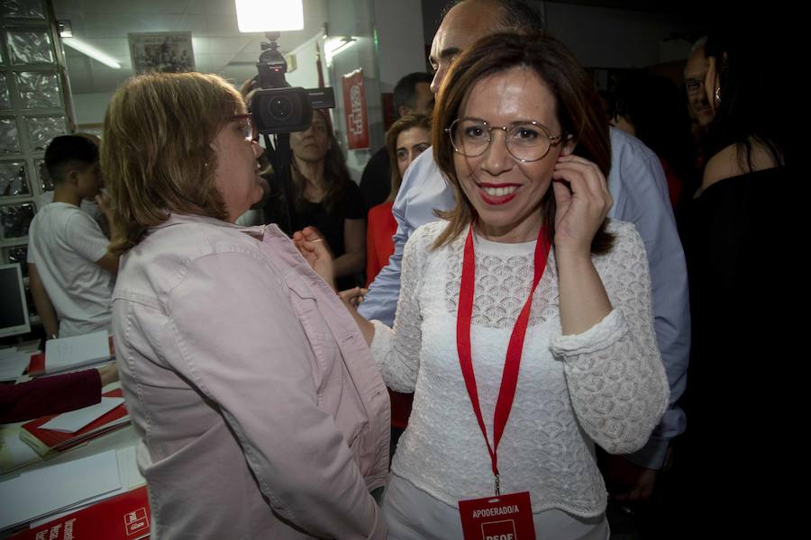 «Hemos conseguido casi 2.500 votos y un par de puntos más que en los comicios municipales anteriores, pero no hemos sacado el resultado esperado. No estamos satisfechos, pero tenemos que acatar lo que dicen las Urnas», declaró Ana Belén Castejón sobre sus resultados