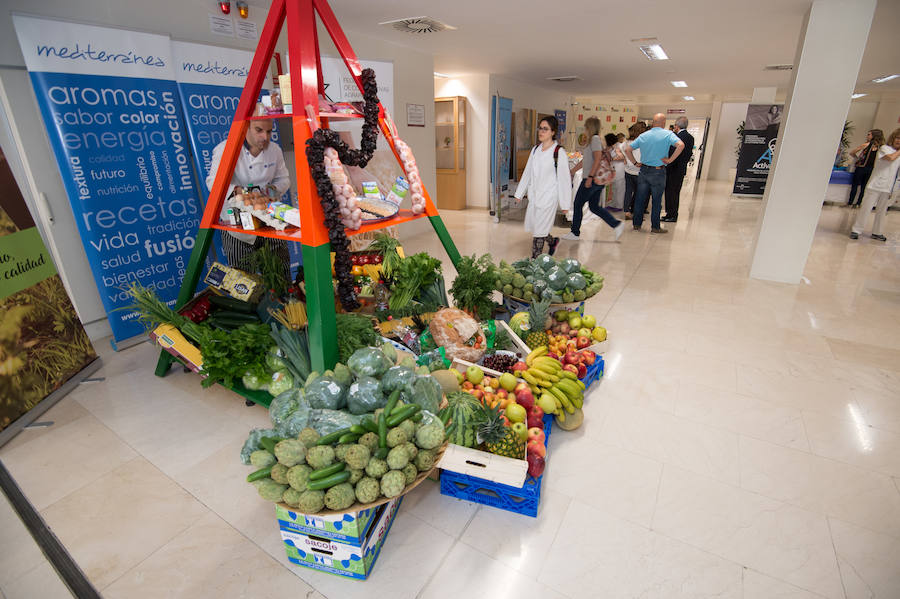 La actividad organizada por el hospital Virgen de la Arrixaca promueve diversas recomendaciones para prevenir enfermedades como la obesidad o las patologías cardiovasculares