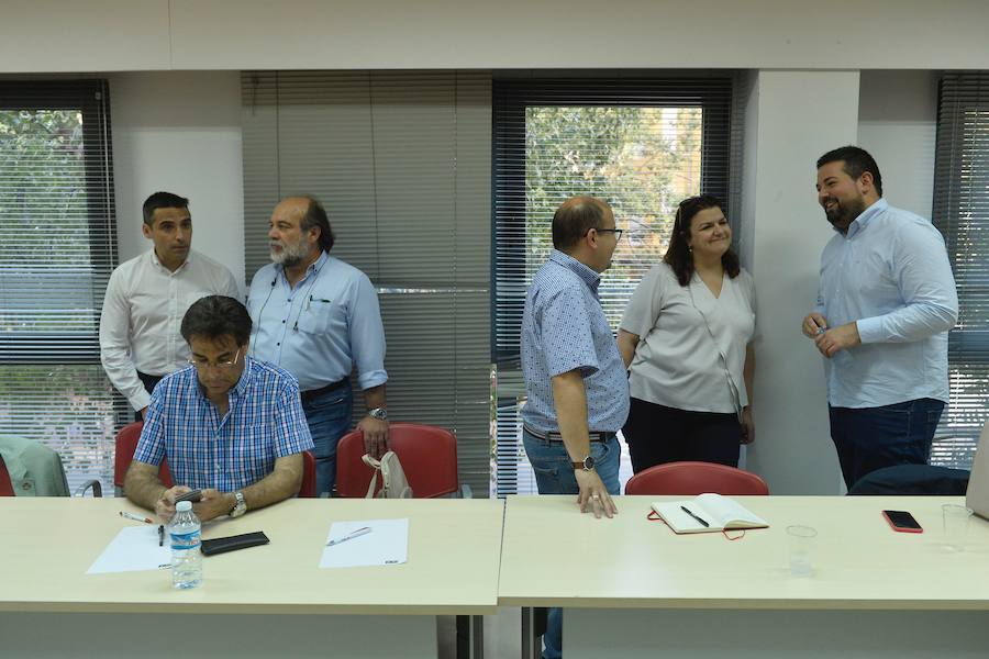 El secretario general del PSRM muestra su voluntad de iniciar de inmediato las reuniones «con luz y taquígrafos» e invita a los líderes nacionales de Ciudadanos a que visiten la Región «para que vean 155 razones para el cambio»