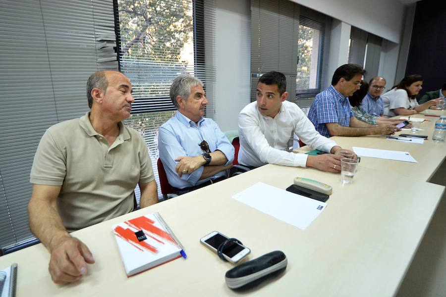 El secretario general del PSRM muestra su voluntad de iniciar de inmediato las reuniones «con luz y taquígrafos» e invita a los líderes nacionales de Ciudadanos a que visiten la Región «para que vean 155 razones para el cambio»