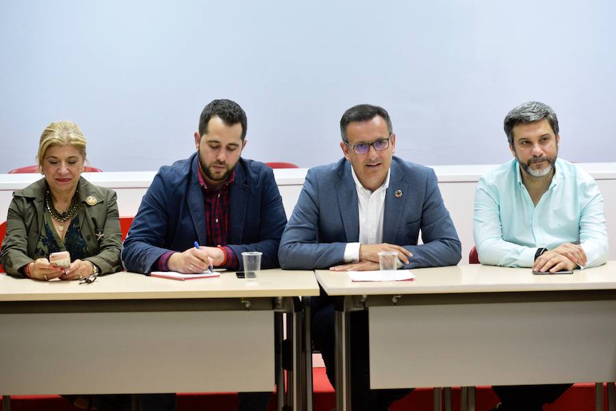 El secretario general del PSRM muestra su voluntad de iniciar de inmediato las reuniones «con luz y taquígrafos» e invita a los líderes nacionales de Ciudadanos a que visiten la Región «para que vean 155 razones para el cambio»