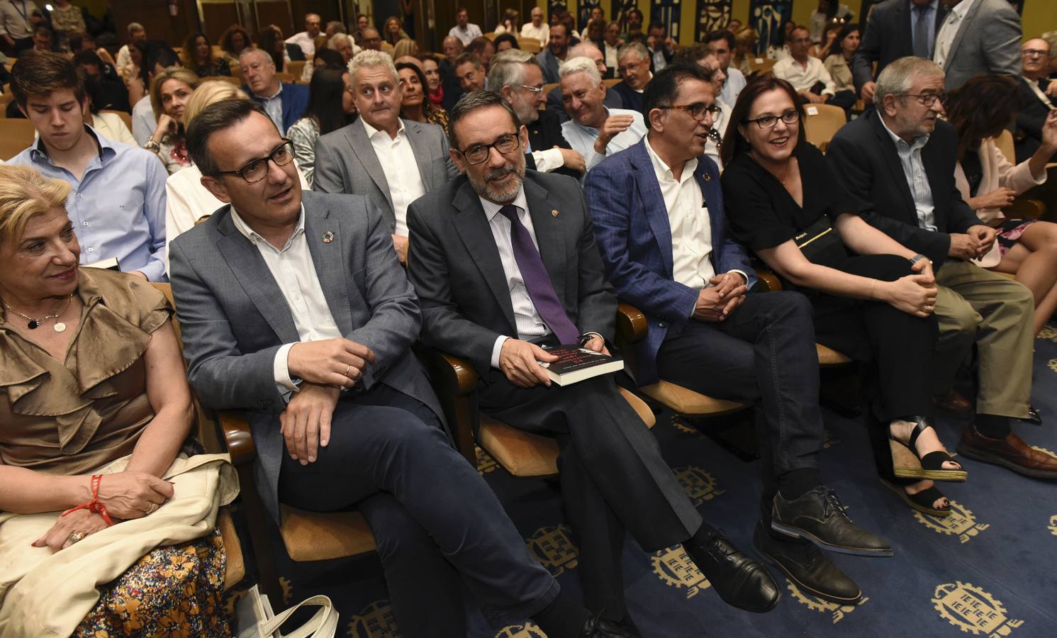 Diego Conesa e Isabel Franco coincidieron ayer en la Cámara de Comercio de Murcia.