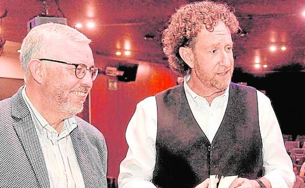 El profesor José Belmonte y el escritor Jerónimo Tristante.