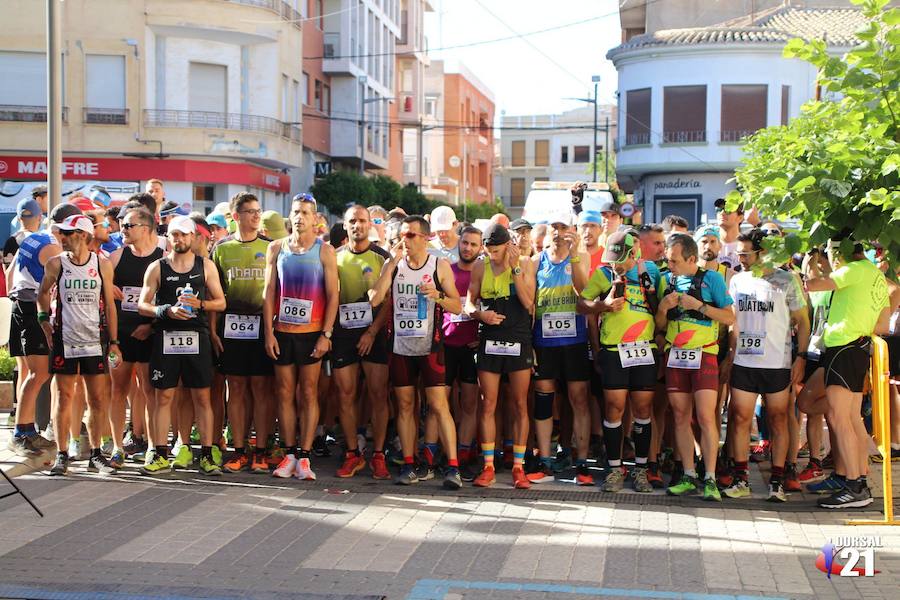 El corredor del C.D. Filippedes Moratalla completa el recorrido en 1 hora y 24 minutos, por el registro de 1 hora y 40 minutos de la atleta del Mobel Automenor Running Club