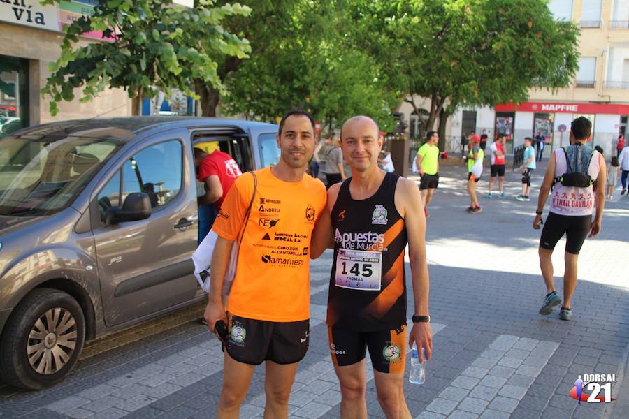 El corredor del C.D. Filippedes Moratalla completa el recorrido en 1 hora y 24 minutos, por el registro de 1 hora y 40 minutos de la atleta del Mobel Automenor Running Club