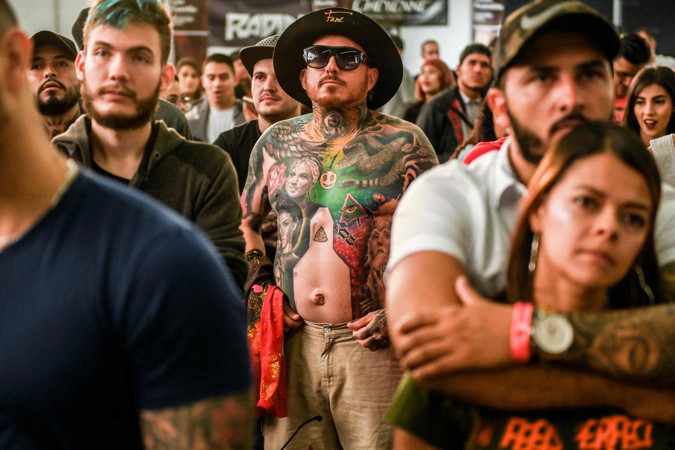 Tatuajes de todos los tamaños y colores se dibujaron sobre la piel de los asistentes a la décima edición de Expotatuaje en Medellín (Colombia).