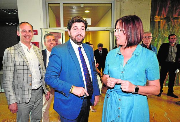 Javier Celdrán, Fernando López Miras e Isabel Franco, ayer en la Ciudad de la Justicia. 